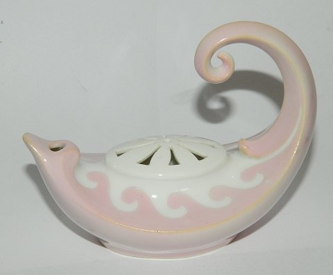 Oil lamp in the Art Nouveau style from B & G.