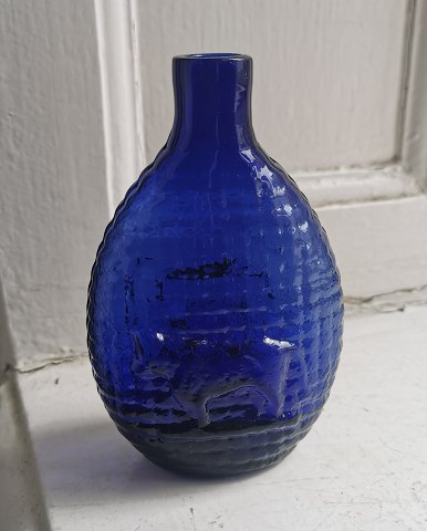 Conradsminde Glasværk: Lommeflaske i blåt glas