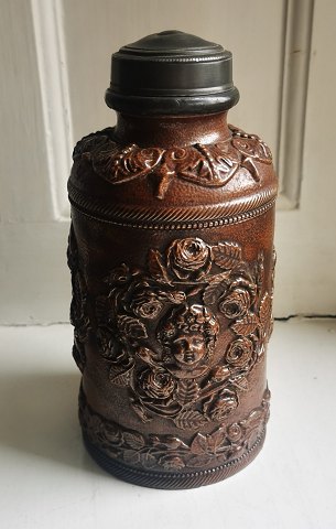 Container for tobacco 19th century