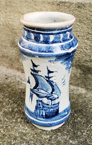 Faiance Albarello jar from Spain 18th. Century