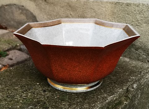 Royal Copenhagen bowl in red crackled porcelain