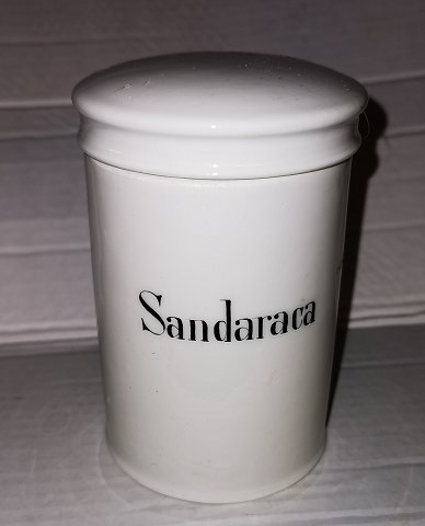Pharmacy jar "Sandaraca" from Bing & Grondahl