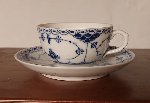 Royal Copenhagen tea cup blue fluted half lace