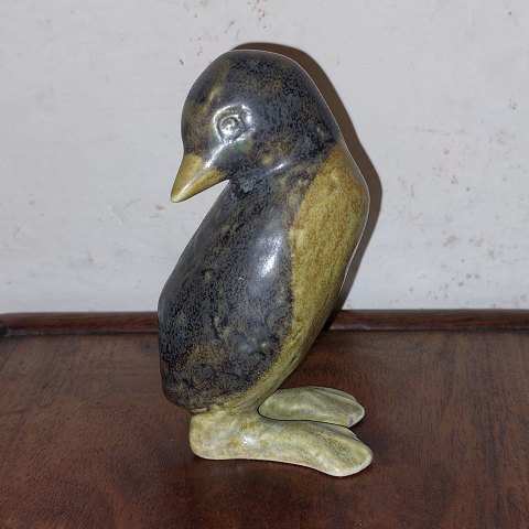 Knud Basse figur af fugleunge i keramik