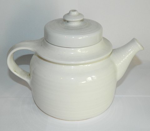 Teapot in ceramics from Arabia, Finland