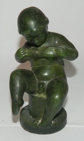 Figur af nøgen dreng fra 1930´erne