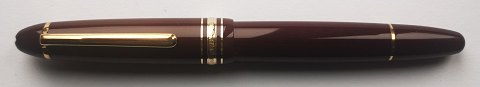 Burgundy Montblanc #146 Meisterstück Le Grande fountain pen