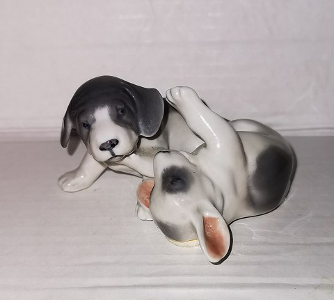 Royal Copenhagen figurine with puppies