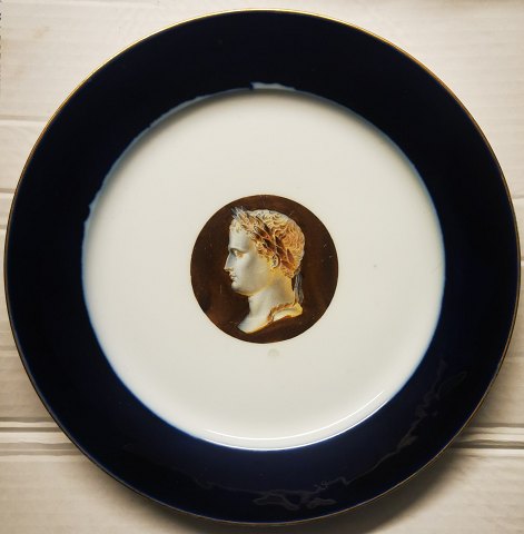 Napoleon portrait: Porcelain plate from Sevres Frankrig 1845