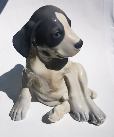 Figure of dog pointer puppy from Royal Copenhagen
