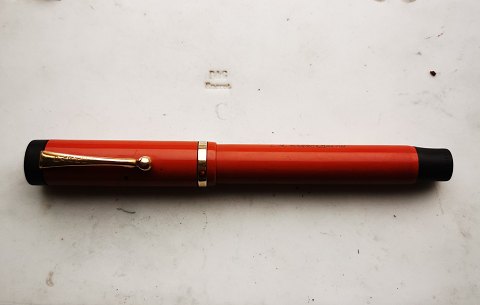 Large coral red Parker Lucky Curve Duofold fountain pen