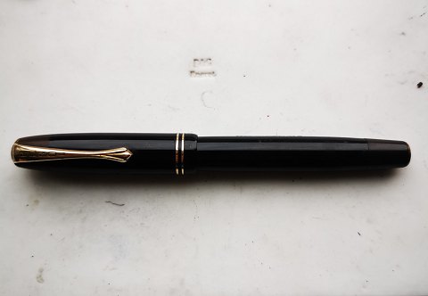Black Penol Ambassador No. 5 fountain pens