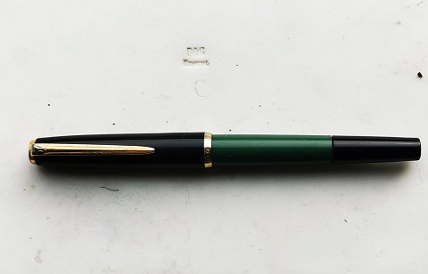 Green PELIKAN fountain pen with black cap