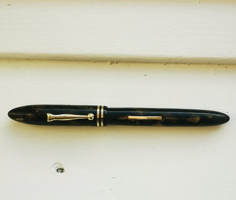 Brown marbled Orion Everlasting fountain pen