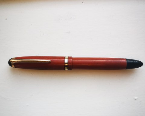 Coral red Montblanc no. 216 fountain pen