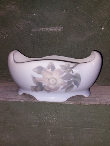 Royal Copenhagen porcelain jardiniere
&#8203;bowl