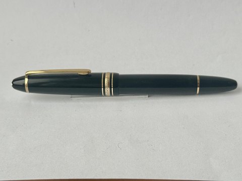 Black Montblanc Meisterstück LeGrand fountain pen