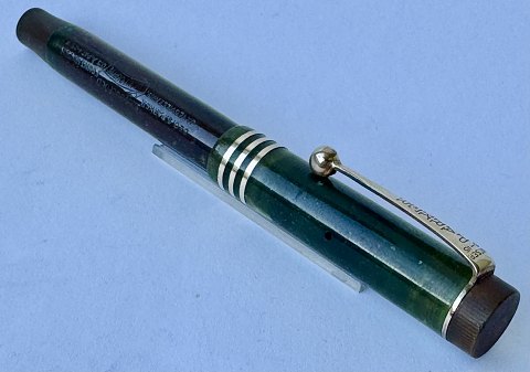 Green marbled Lady Parker Duofold fountain pen