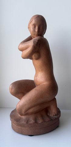 Kvindefigur i keramik af Helge Christoffersen