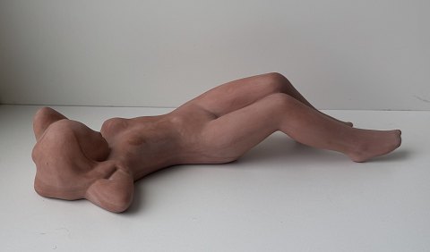 Johannes Hedegaard: Figur af ung nøgen liggende kvinde