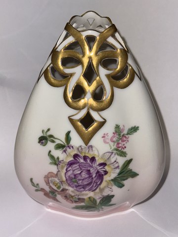 B&G: Vase with floral decor